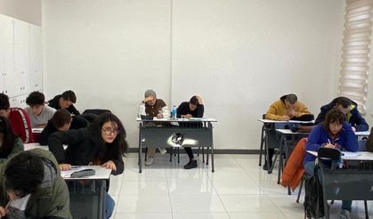 Zafer Kolejinde deneme sınavları sürüyor