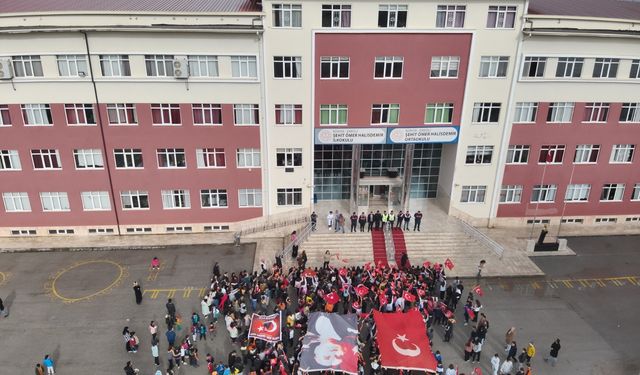 BU OKUL EREĞLİDE ÖRNEK