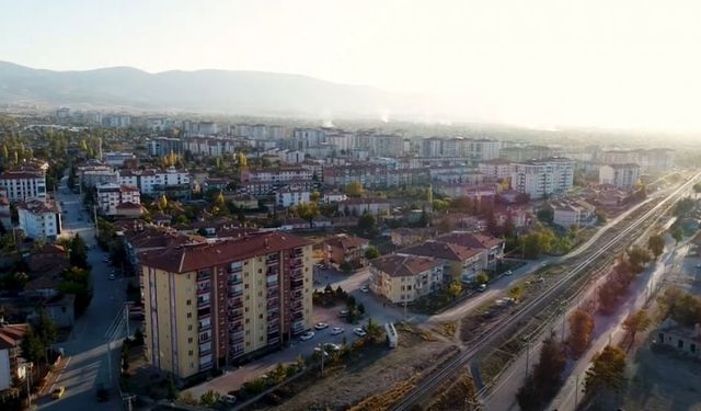 YAŞADIĞIN  MAHALLEDE KAÇ KİŞİ VAR