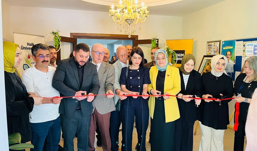 HANIMLAR ESERLERİNİ SERGİLEDİ